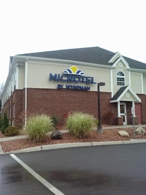 Microtel Inn & Suites By Wyndham Chili/Rochester Airport image 1