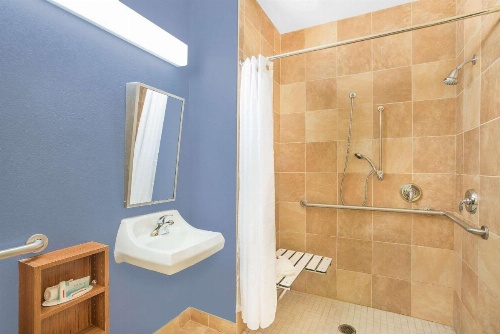 Microtel Inn & Suites By Wyndham Chili/Rochester Airport image 20