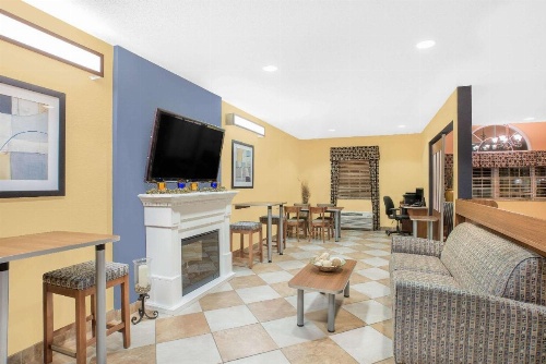 Microtel Inn & Suites By Wyndham Chili/Rochester Airport image 22