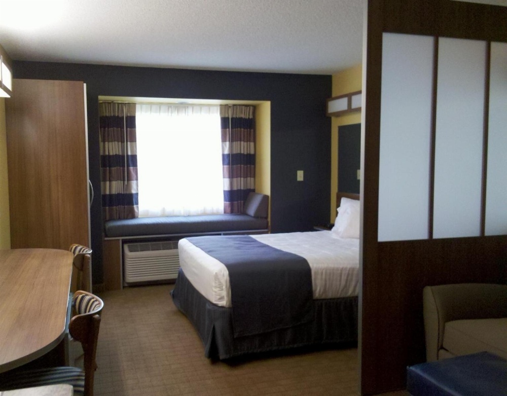 Microtel Inn & Suites By Wyndham Chili/Rochester Airport